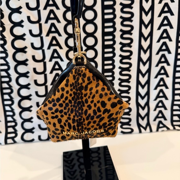 Cheetah wristlet NWT - Picture 5 of 6